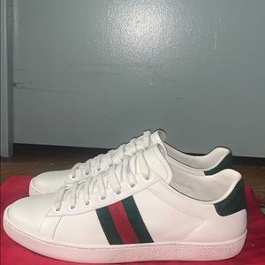 Woman’s Ace leather sneaker